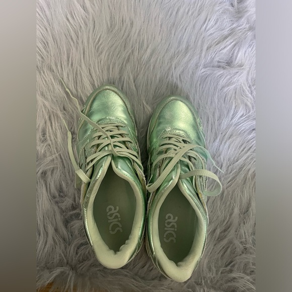 Green Metallic ASICS - Picture 3 of 4